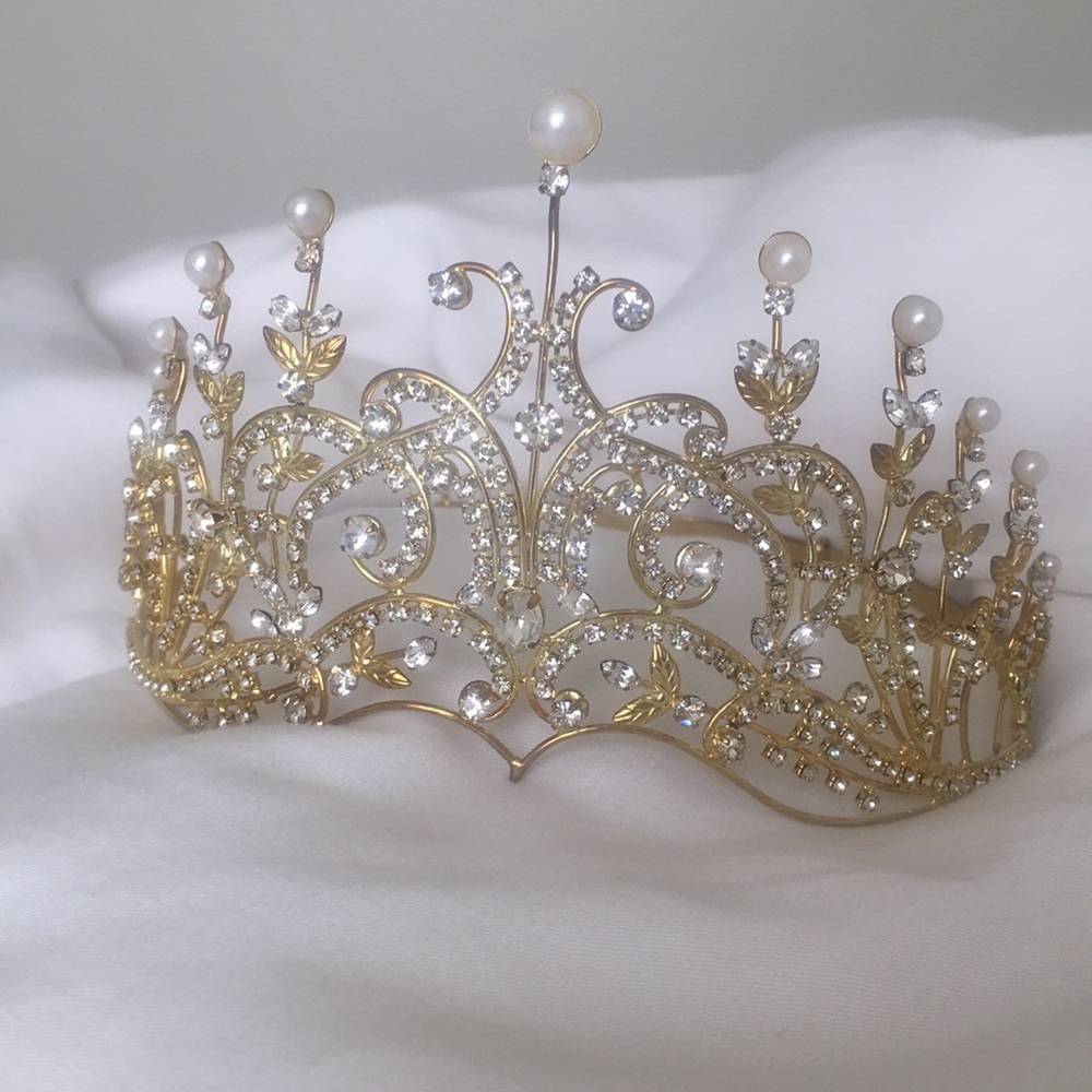 Beautiful tiara!